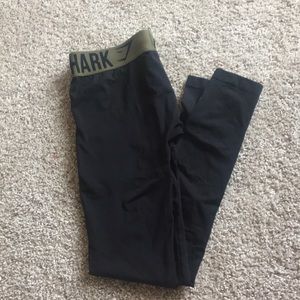 Gymshark Black/khaki fit leggings